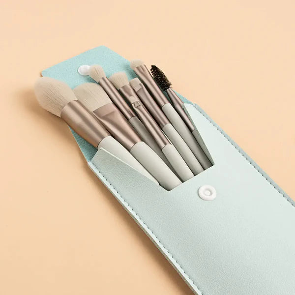 Brushing Up Your Travel Style with the Best Travel Brush Set