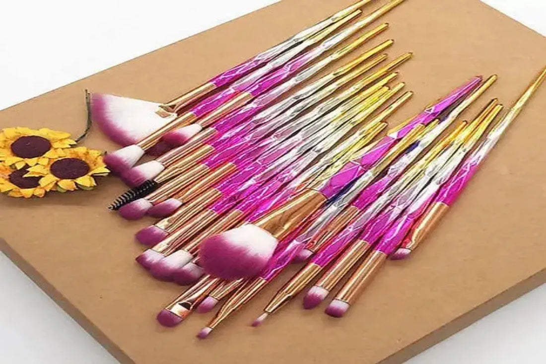 Best makeup brushes for beginners in India - ROSLET professional quality brush sets with synthetic bristles