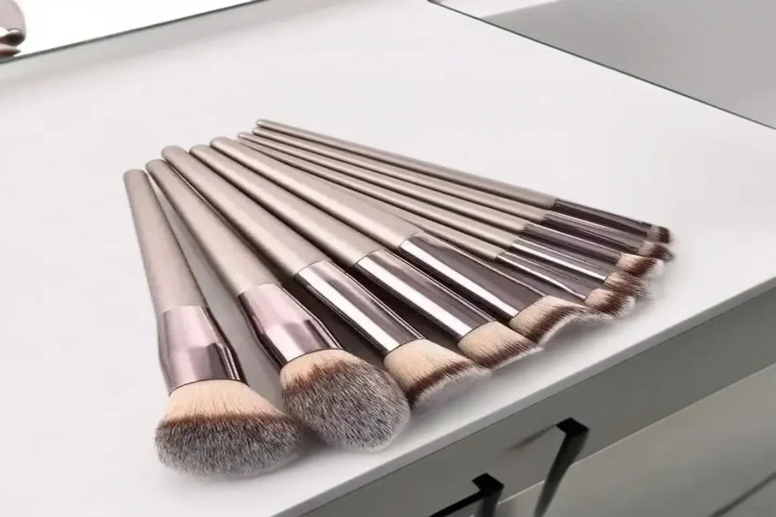 ROSLET professional makeup brush set demonstrating foundation, eyeshadow and blush application techniques for flawless makeup results