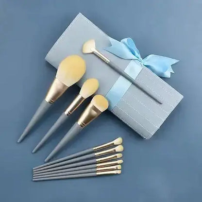 Elegant face and eye makeup brushes for daily beauty routines
