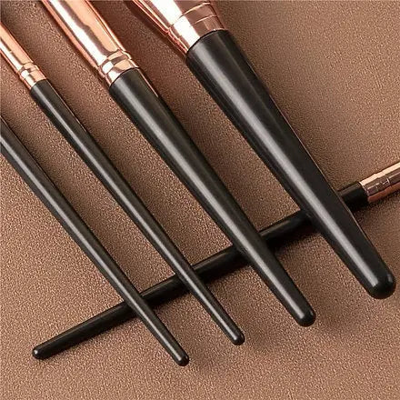 Lightweight makeup brush collection for daily beauty routines