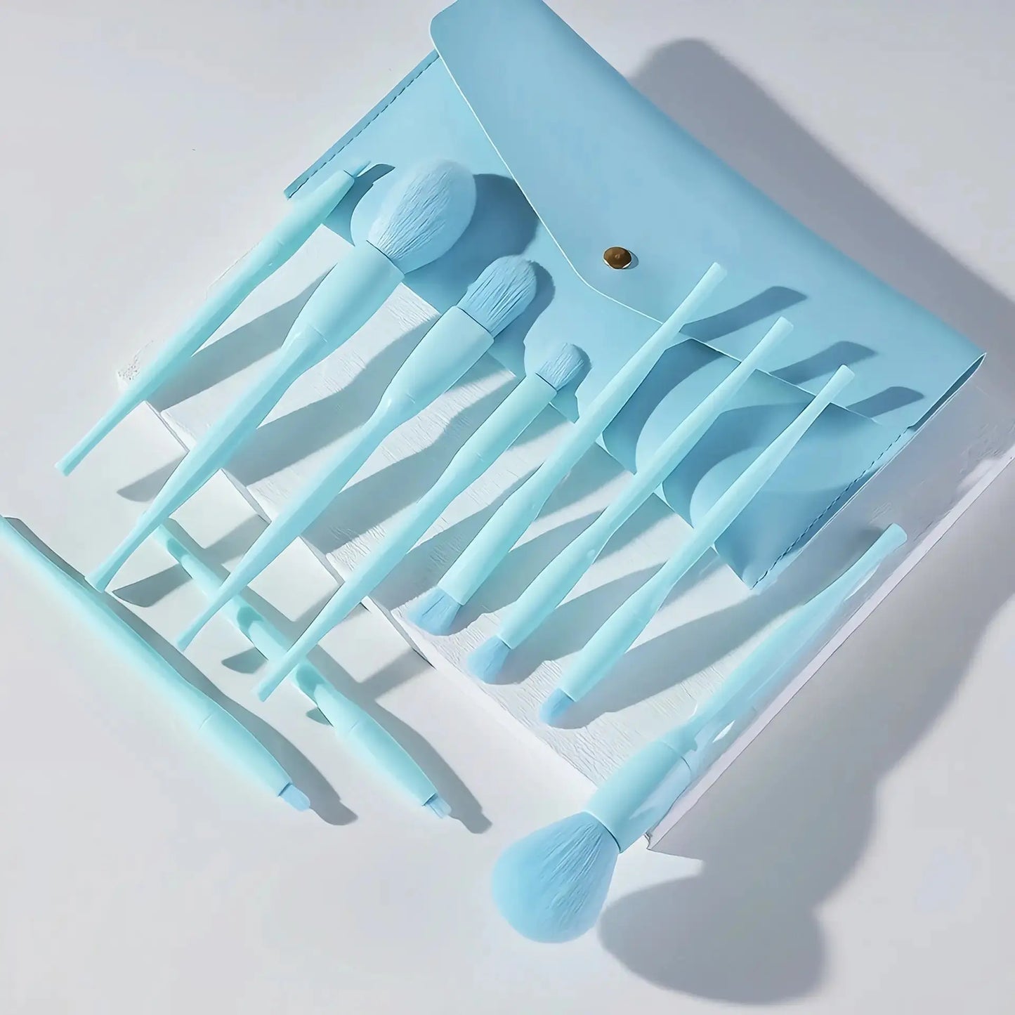 Professional vegan makeup brush set for smooth blending