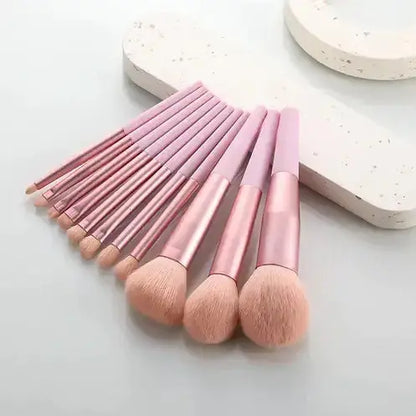 Soft blending beauty brushes for contour blush and powder makeup