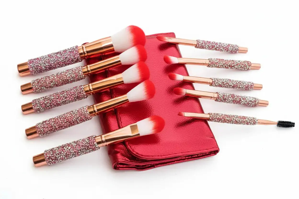 Soft blending beauty brushes for contour blush and powder makeup