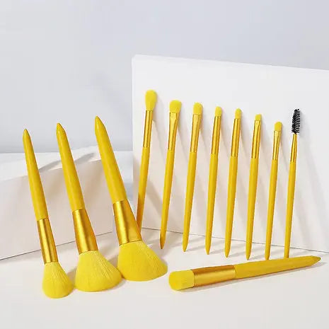 Soft blending makeup brush set for smooth contour and blush application