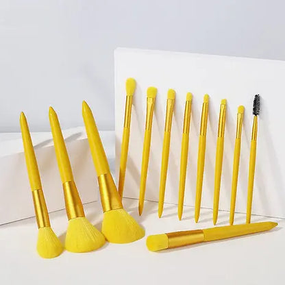 Soft blending makeup brush set for smooth contour and blush application