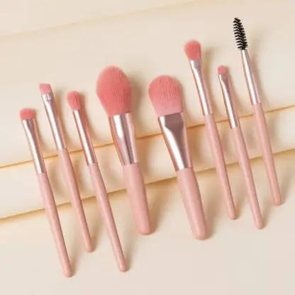 Soft makeup brushes for smooth makeup blending
